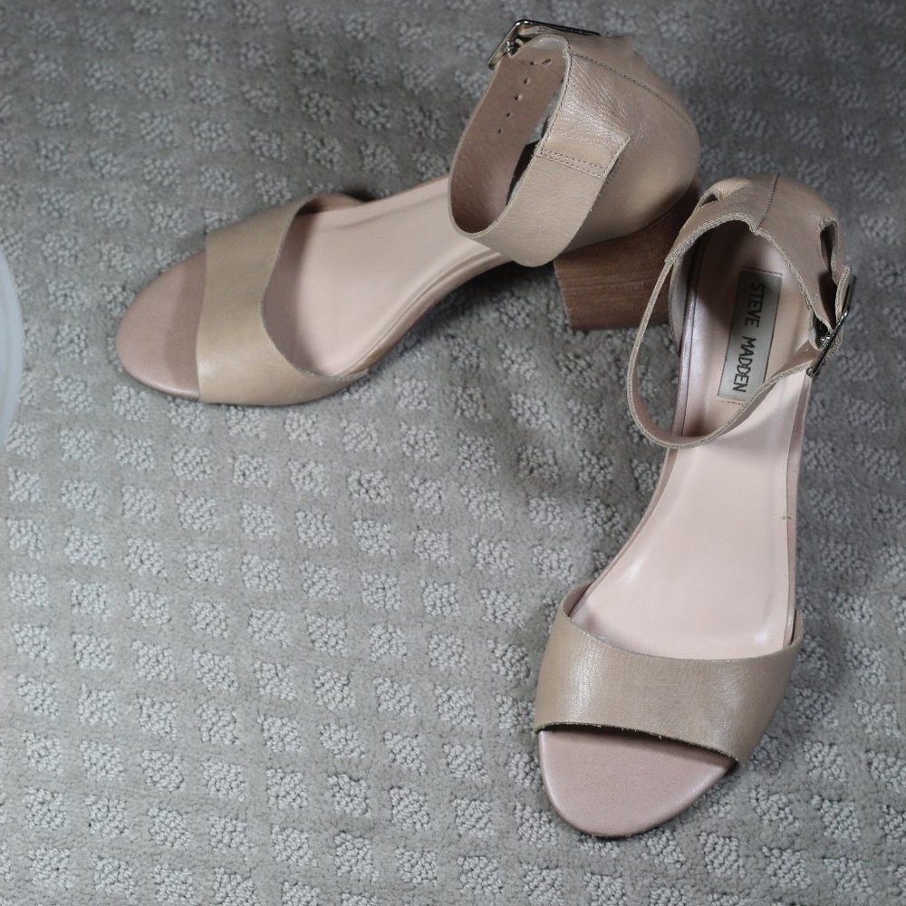 Steve Madden Size 9.5 Neutral Beige Ankle Strap 3.75" Chunky Stacked Heel